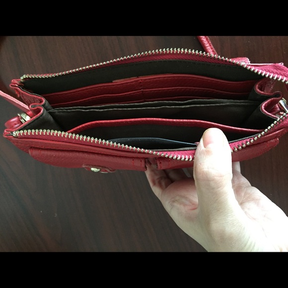 SOLD*Red leather crossbody bag - Picture 5 of 14